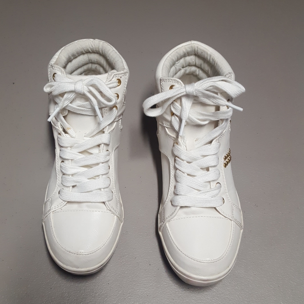 Shoedazzle Sydney high top shoes size 9 White